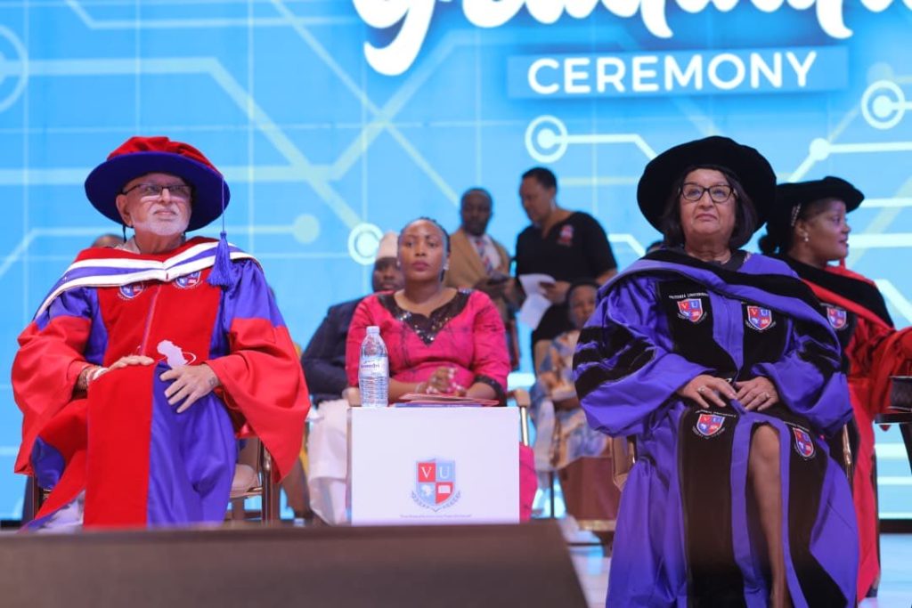 2500 graduate at Victoria University ,  Business Mogul Sudhir offers 100 scholarships